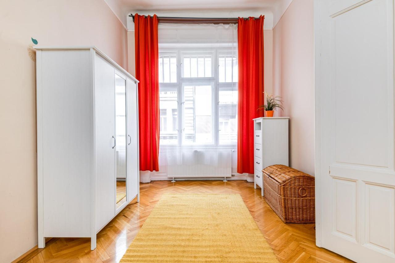 Vintage In The Jewish Quarter Apartament